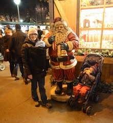 Erynn  Kids  Santa and Mannheim Weinachtsmarkt1